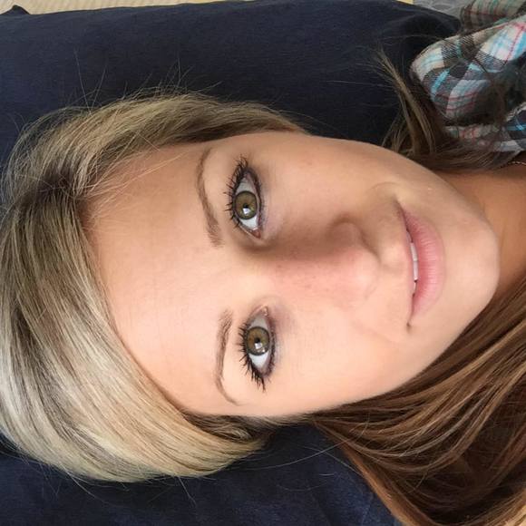 Meet your Posher, Corrie - Picture 1 of 1